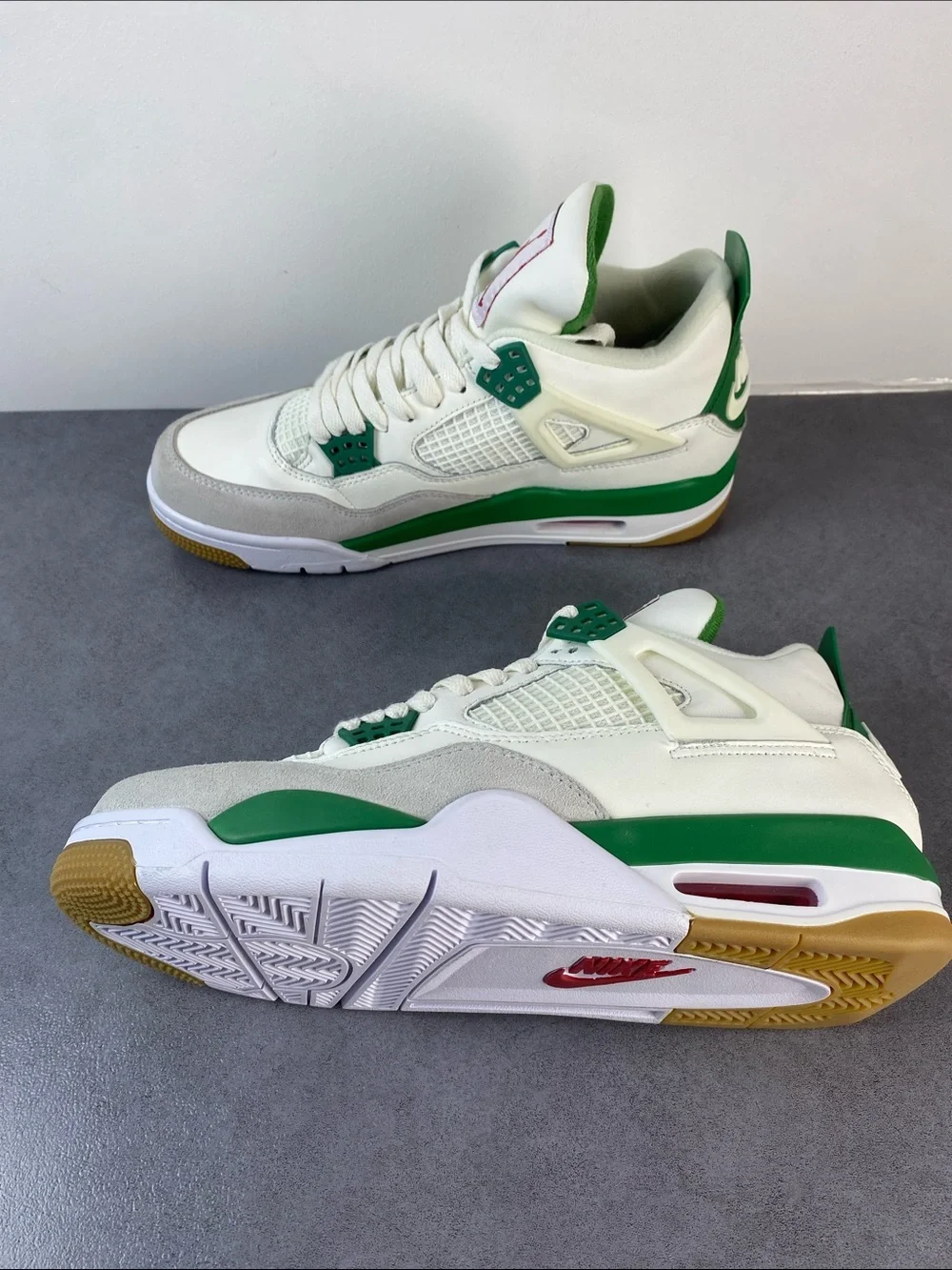 Jordan Men’s White, Green & Red Retro High-Top Sneakers
